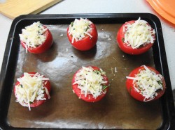 Фаршированные помидоры с ветчиной и сыром