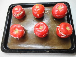 Фаршированные помидоры с ветчиной и сыром