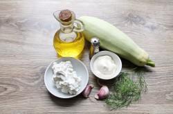 название картинки Фаршированные рулетики из кабачков с сыром и чесноком