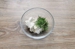 название картинки Фаршированные рулетики из кабачков с сыром и чесноком