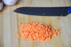название картинки Фаршированные шампиньоны с помидорами в духовке на Новый год