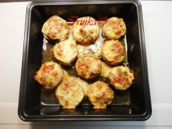 Фаршированные шампиньоны запеченные с сыром в духовке