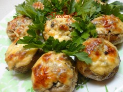 Фаршированные шампиньоны запеченные с сыром в духовке