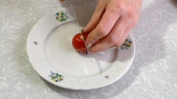 Фаршированные яйца с паштетом из маслин