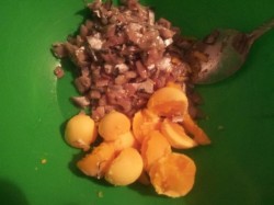 Фаршированные яйца с килькой