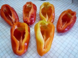 Фаршированный перец запеченный в духовке с мясом - шаг 2