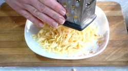 Фаршированный перец с булгуром запечённый под сыром