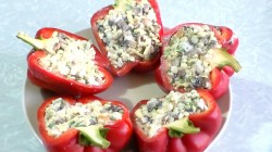 Фаршированный перец с булгуром запечённый под сыром