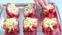 Фаршированный перец с булгуром запечённый под сыром
