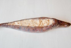 Фаршированный судак в духовке целиком