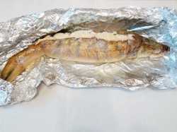 Фаршированный судак в духовке целиком