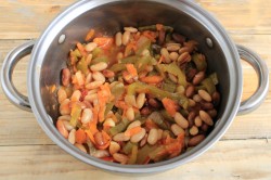 название картинки Фасоль с овощами на зиму