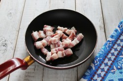 название картинки Фасоль тушеная с мясом