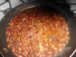 Фасоль тушеная с томатной пастой - шаг 5