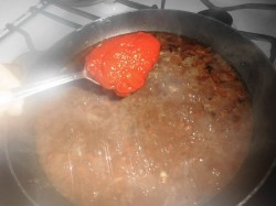 Фасоль тушеная с томатной пастой - шаг 6