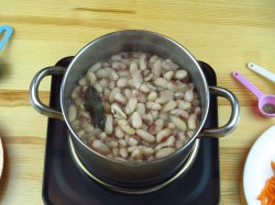 Фасоль в томатном соусе  Beans in Tomato Sauce