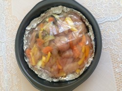 название картинки Баклажаны с курицей запеченные в духовке с перцем