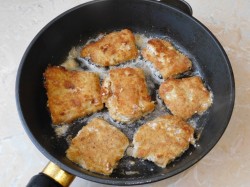 Филе минтая на сковороде