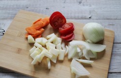 название картинки Филе трески с кабачками луком помидорами в духовке