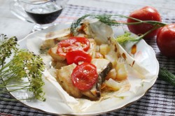 название картинки Филе трески с кабачками луком помидорами в духовке