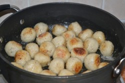 название картинки Фишболы в томатно-сметанном соусе