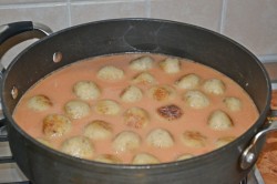 название картинки Фишболы в томатно-сметанном соусе