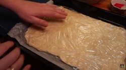 Фокачча с пармезаном и розмарином - шаг 2