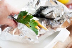 Форель со сливочным маслом в духовке в фольге