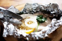 Форель со сливочным маслом в духовке в фольге