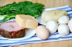 Французский пирог с картофелем, ветчиной и грибами