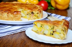 Французский пирог с картофелем, ветчиной и грибами