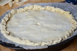 Французский пирог с картофелем, ветчиной и грибами