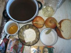 Луковый суп с сыром и гренками