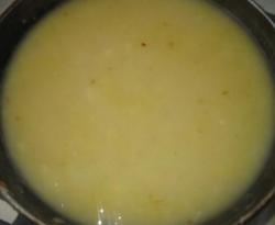 Луковый суп с сыром и гренками