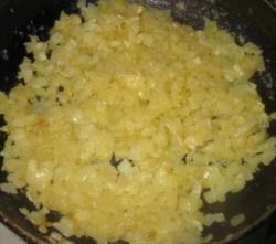 Луковый суп с сыром и гренками