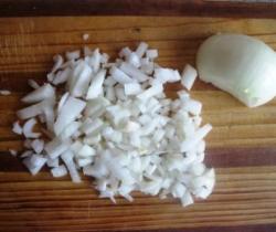 Луковый суп с сыром и гренками