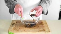 Фрикадельки из курицы в азиатском стиле в духовке