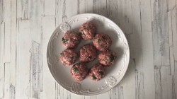 Фрикадельки в духовке с подливкой