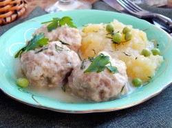 название картинки Фрикадельки в сливочном соусе