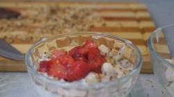 название картинки Фруктово-ягодный салат с йогуртом