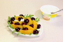 название картинки Фруктовый салат с мягким сыром