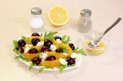 название картинки Фруктовый салат с мягким сыром