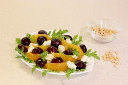 название картинки Фруктовый салат с мягким сыром