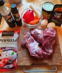 Фунчоза с говядиной и овощами и соусом чим-чим