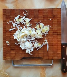 Фунчоза с говядиной и овощами и соусом чим-чим