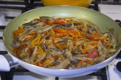 название картинки Фунчоза с грибами