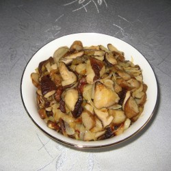 Галета с жареными грибами и луком