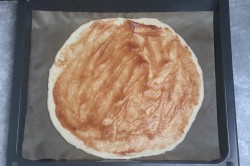 Гавайская пицца с ананасами и курицей