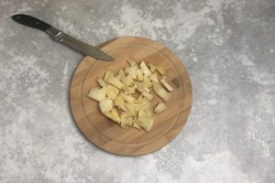 Гавайская пицца с ананасами и курицей