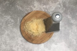 Гавайская пицца с ананасами и курицей